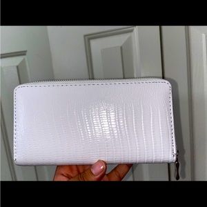 White Wallet